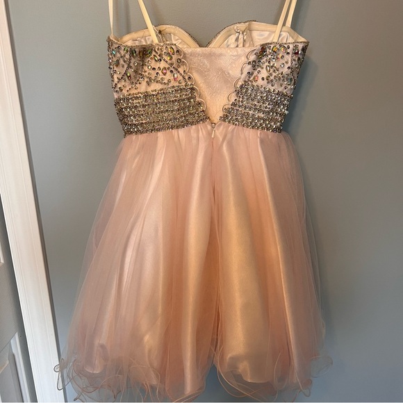 Pink bejewelled formal women’s Dress - Picture 3 of 8